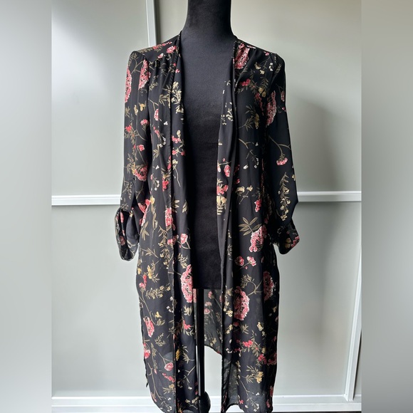 Floral Black duster - Picture 1 of 6